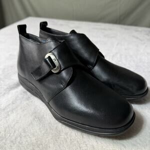 Ankle Boots Black Leather Round Toe Buckle Strap Womens Sz 9 Nicole Ringer